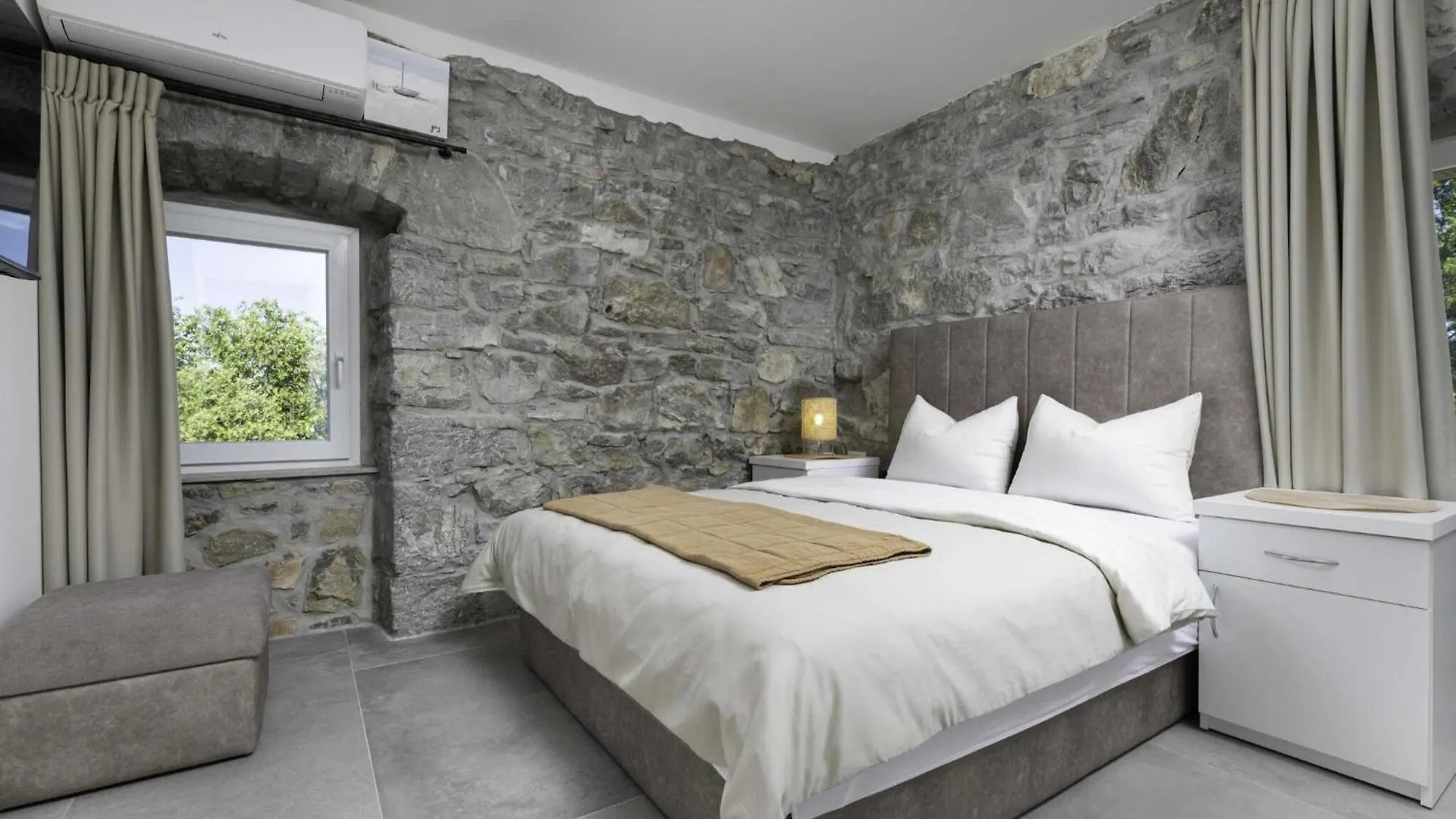 Luxury Krk Villa With Private Pool And Gardens - Three Bedroom Villa Krk Town